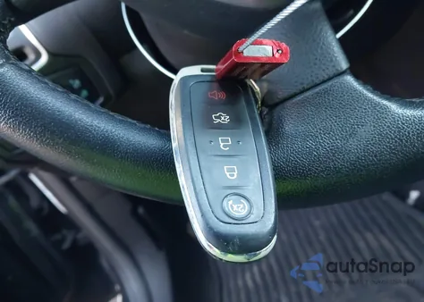 2014 Ford Focus Titanium z USA, uszkodzony, nr VIN 1FADP3J23EL166345